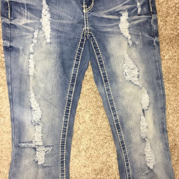 Jeans - Picture 2 of 4